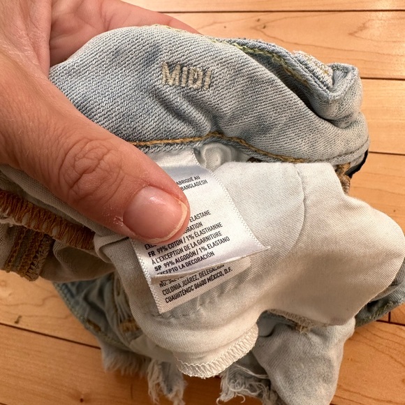 American Eagle distressed denim shorts - Picture 4 of 5